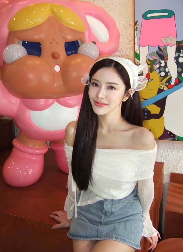 Elletoonsky24 9