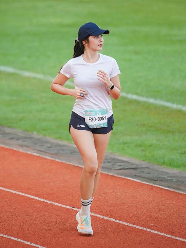 Dollaya Sutanan 9