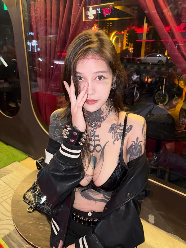 Itsmukkk vk บิกินี่