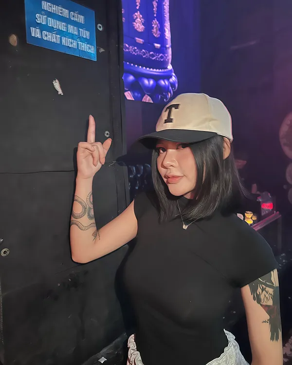 Hồng Nhung 11